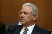 Βόμβες Αβραμόπουλου: Να τελειώνουμε με τη φοβική ΝΔ- Παραιτείται από αντιπρόεδρος