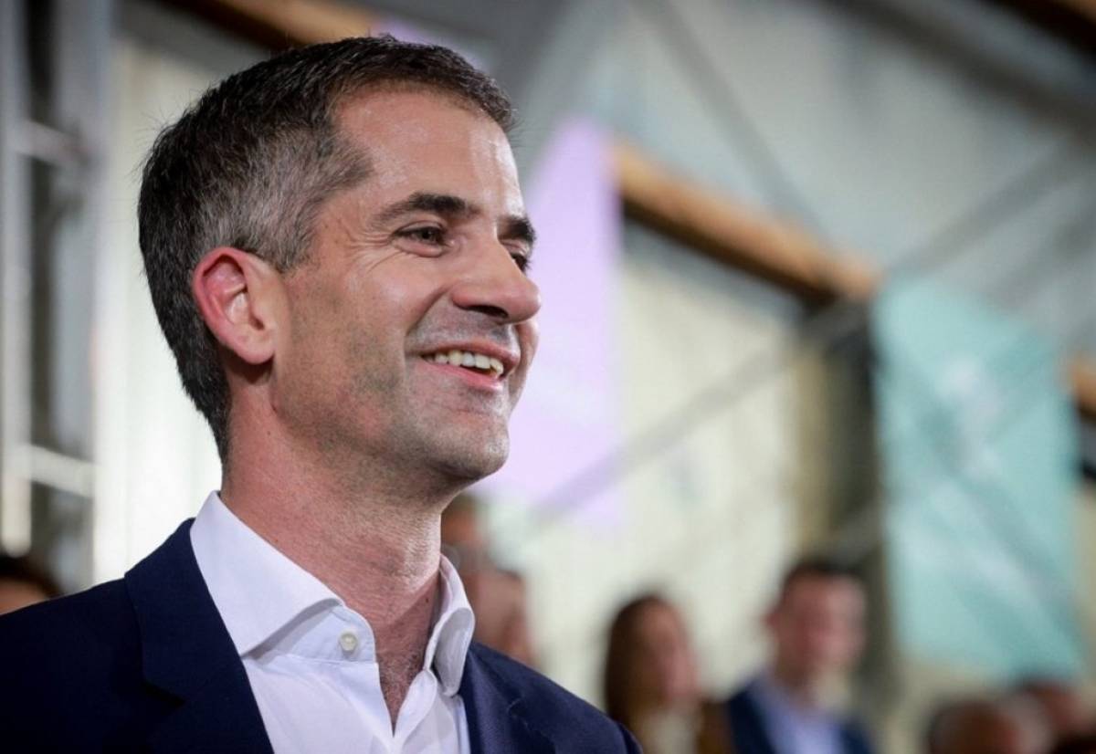 Μπακογιάννης: Το δέντρο στα Εξάρχεια θα ξαναστηθεί