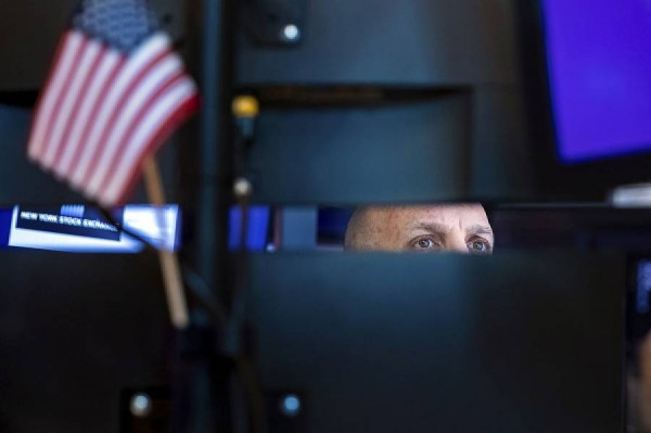 Υπό κατάρρευση η Wall Street: «Αγκάθι» ο επίμονα υψηλός πληθωρισμός