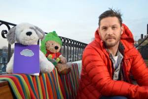 O Tom Hardy διαβάζει παραμύθια για παιδικό κανάλι του BBC