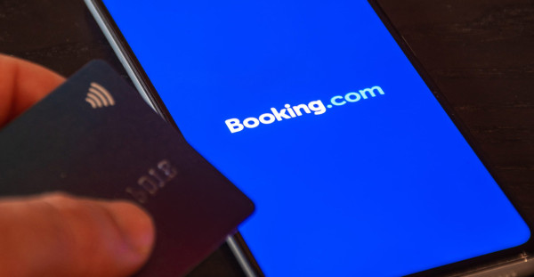Booking.com: Έρευνα της Κομισιόν για απάτες, προμήθειες και την προβολή των καταλυμάτων