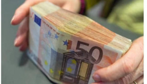 Νομοσχέδιο ΥΠΟΙΚ: Αφορολόγητες γονικές παροχές σε μετρητά-Αλλαγές στις αποζημιώσεις αγροτών