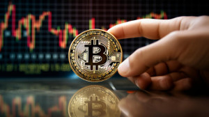 Οι αυξημένες εισροές στα ETF κρατούν το Bitcoin στα $70.000