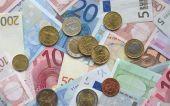 Μειώθηκαν ελαφρά τα φορολογικά έσοδα ως ποσοστό του ΑΕΠ της Ελλάδας, σύμφωνα με τον ΟΟΣΑ