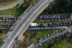 Παραμένουν στις επάλξεις οι αγρότες – Τα μπλόκα και οι κλειστοί δρόμοι