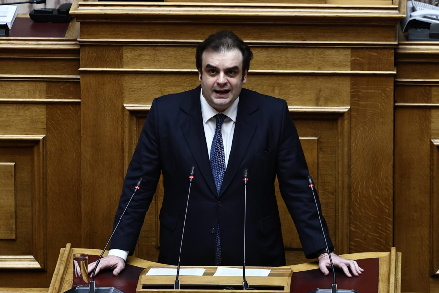 Πώς «καθάρισε» ο Πιερρακάκης με τη ρύθμιση για Μάτι και Μάνδρα