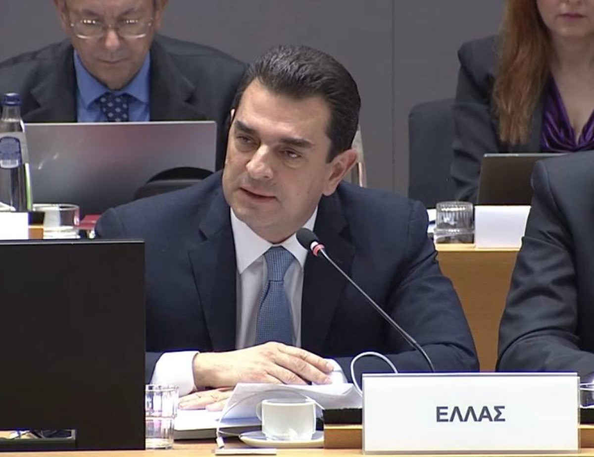 Σκρέκας: Επέκταση κρατικών ενισχύσεων σε πρώτες ύλες, αμυντική βιομηχανία, ναυπηγεία