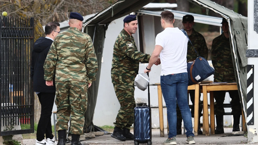 Το καψόνι της κυβέρνησης στον Κασσελάκη και η πιθανή αλλαγή του νόμου για τις εταιρείες των πολιτικών αρχηγών