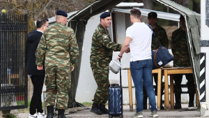 Το καψόνι της κυβέρνησης στον Κασσελάκη και η πιθανή αλλαγή του νόμου για τις εταιρείες των πολιτικών αρχηγών