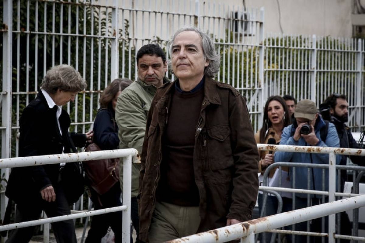 Βόλτα Κουφοντίνα στο κέντρο της Αθήνας