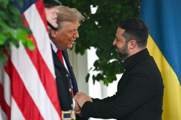 FT: H Ευρώπη αγοράζει όπλα $100 δισ. από τις ΗΠΑ με αντάλλαγμα τις εγγυήσεις ασφάλειας