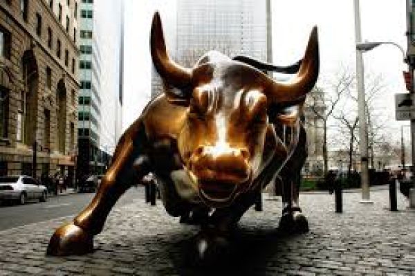 Υear-end rally στη Wall Street και επιθετικές εξαγορές Ευρωπαϊκών τραπεζών…