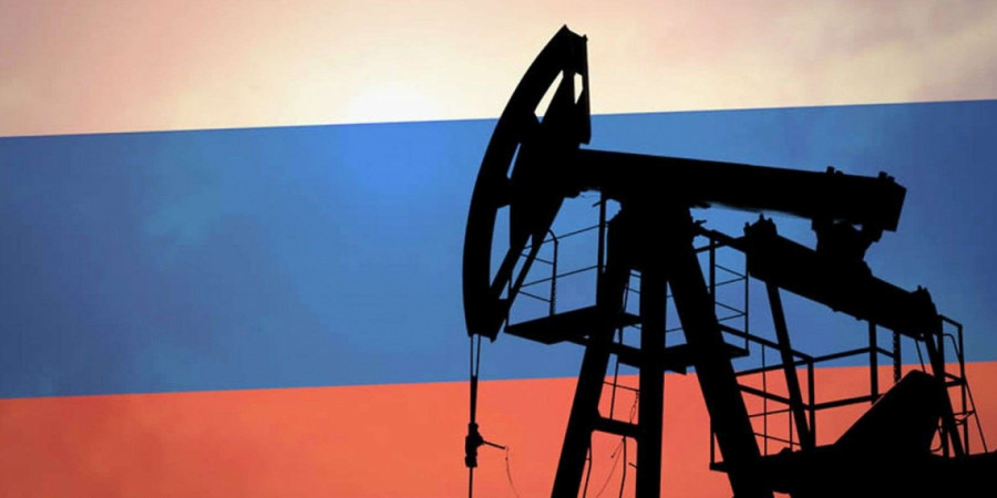 Εμπάργκο στο ρωσικό πετρέλαιο: «Μασάζ» στον Όρμπαν, «ανάσα» στη ναυτιλία