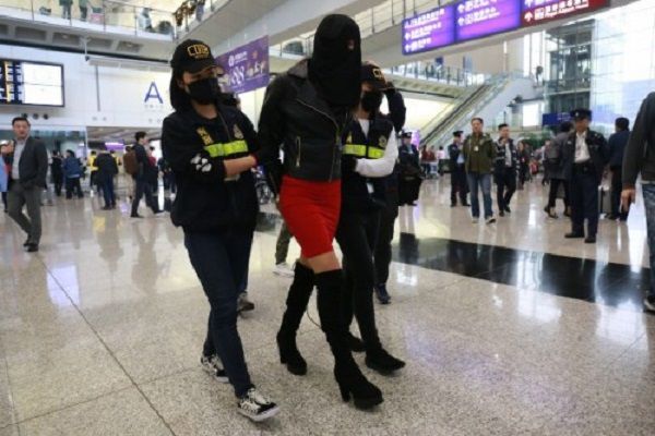 «Πολύ ήσυχο κορίτσι» από την Λέσβο συνελήφθη με κιλά κοκαΐνης στο Χονγκ Κονγκ