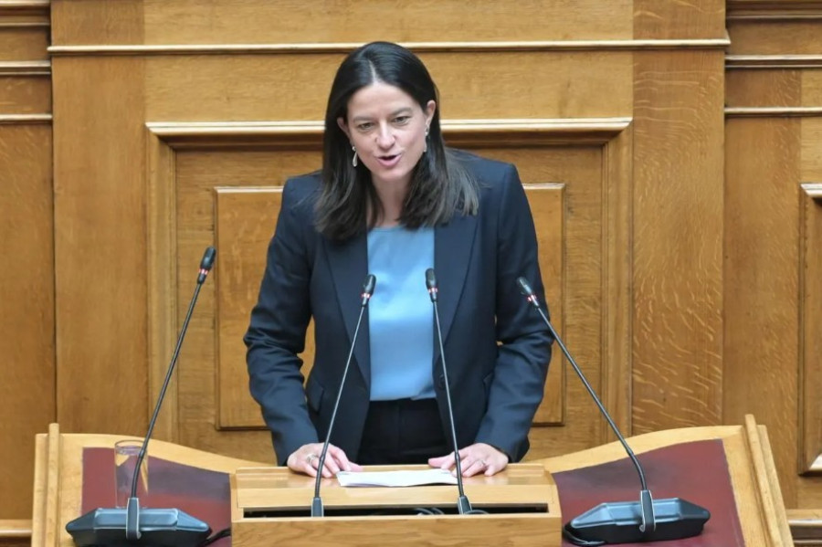 Βουλή: «Πράσινο φως» από την επιτροπή στο νομοσχέδιο για ίση αμοιβή ανδρών και γυναικών