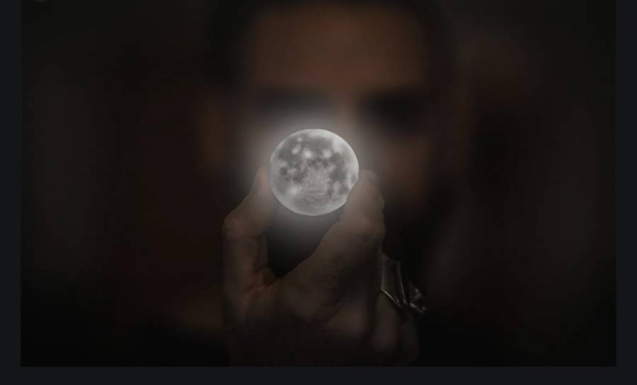 Fly me to the moon!