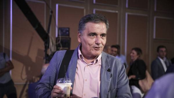Τσακαλώτος προς επενδυτές: Δεν σας επιφυλάσσουμε εκπλήξεις