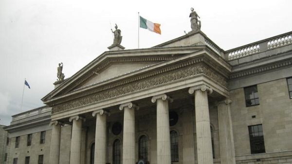 Εκλογές στην Ιρλανδία: Καταρρέει ο κυβερνητικός συνασπισμός