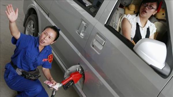 Κίνα και αποθεματικά «προβληματίζουν» την τιμή του πετρελαίου