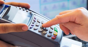 Υποχρεωτικά τα POS σε ταξί, λαϊκές αγορές, περίπτερα-Τα πρόστιμα