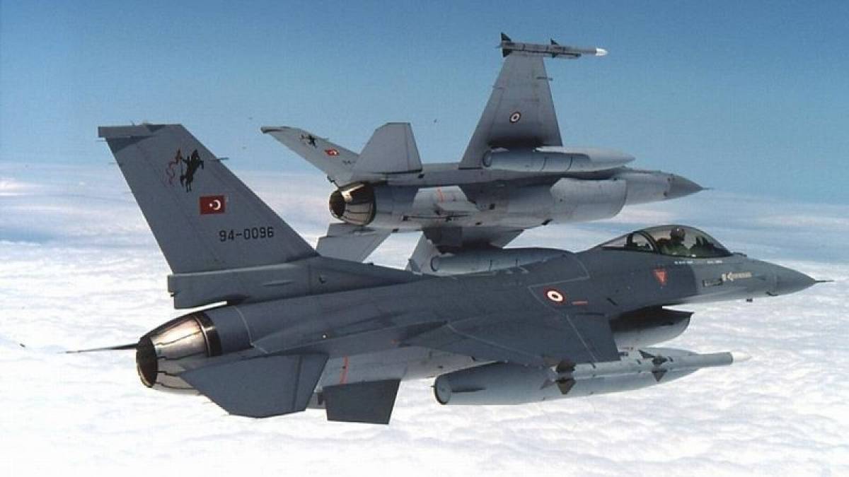 Μπαράζ υπερπτήσεων τουρκικών F-16 στο Αιγαίο