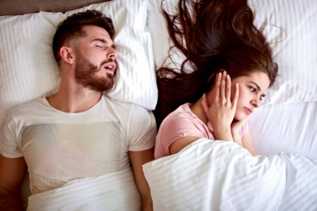 3 έξυπνοι τρόποι για να κόψετε το ροχαλητό