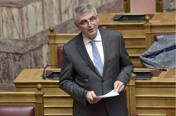Τσακλόγλου: Πότε και πόσο θα μειωθούν οι ασφαλιστικές εισφορές
