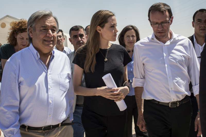 'Εκκληση Αντζελίνα Τζολί: Να μπει τέλος στον πόλεμο στη Συρία