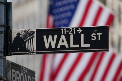 Ανοδικό ξεκίνημα της Wall Street-Τα βλέμματα στην επανεκκίνηση της οικονομίας