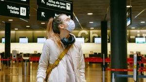 Βρετανικό χτύπημα στον τουρισμό: Καραντίνα όσοι επιστρέφουν από επτά νησιά