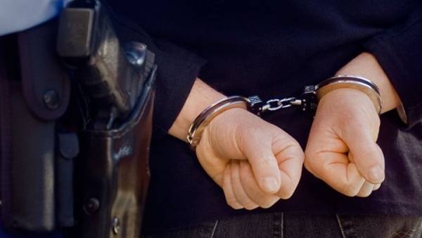 Σύλληψη ειδικού φρουρού της ΕΛ.ΑΣ. για υπόθεση διακίνησης ναρκωτικών