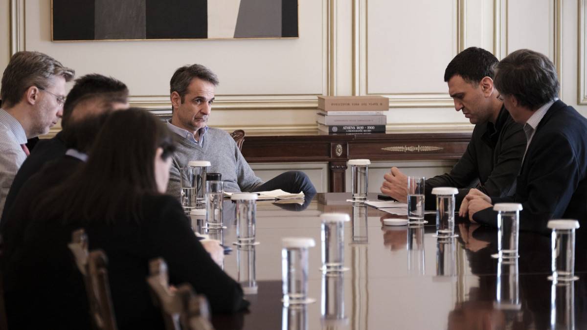 Μητσοτάκης σε Κικίλια: Συνεχίστε την έγκυρη ενημέρωση για τον κορονοϊό