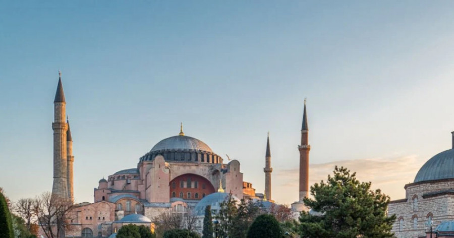Έλληνες Αρχαιολόγοι ζητούν παρέμβαση της UNESCO για την Αγία Σοφία και τη Μονή Χώρας