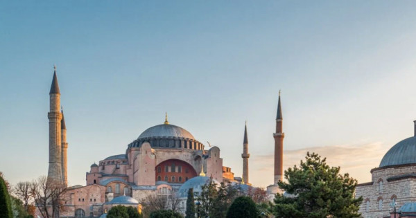 Έλληνες Αρχαιολόγοι ζητούν παρέμβαση της UNESCO για την Αγία Σοφία και τη Μονή Χώρας