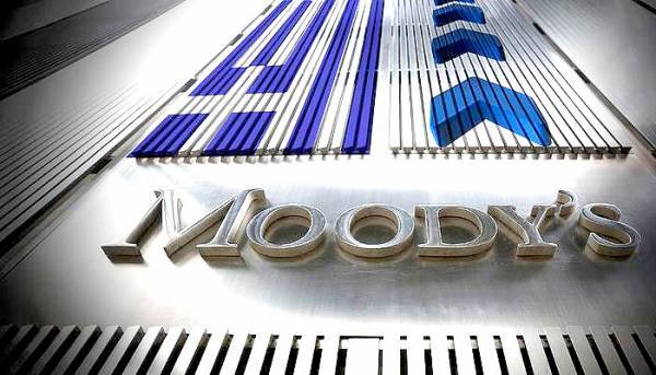Moody's: Αναβάθμιση αξιολόγησης για τις ελληνικές τράπεζες