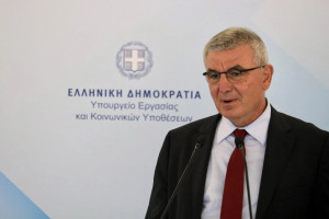 Τσακλόγλου: Τεράστια η πρόοδος στις εκκρεμείς συντάξεις