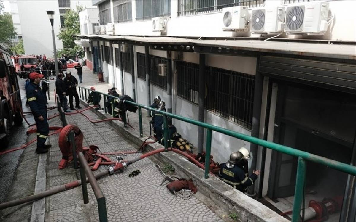Υπό έλεγχο η φωτιά στο Τμήμα Βιολογίας του ΑΠΘ