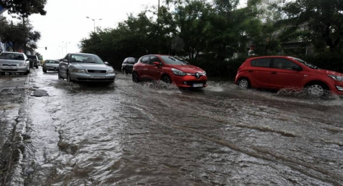 Αττική: Νέα νεροποντή, νέα προβλήματα- 300 κλήσεις στην Πυροσβεστική