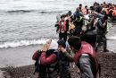 Έρευνα για το βίντεο στο οποίο λιμενικός βιαιοπραγεί κατά πρόσφυγα