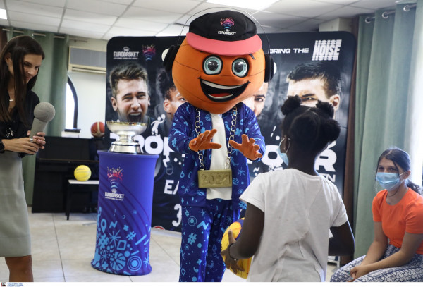 Στο Παιδικό Χωριό SOS Βάρης το τρόπαιο του EUROBASKET 2022