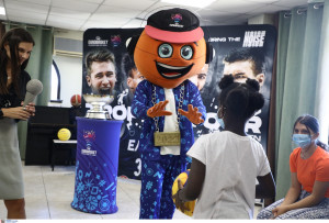 Στο Παιδικό Χωριό SOS Βάρης το τρόπαιο του EUROBASKET 2022
