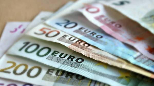 Νέο κύμα πληρωμών για το επίδομα των 800 ευρώ