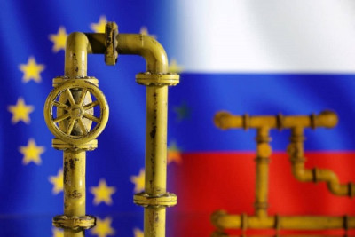 Η ΕΕ «κυνηγά» πλαφόν στα $60 για το ρωσικό πετρέλαιο