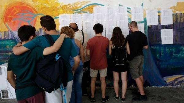 Πανελλήνιες 2019: Πτώση έως 1.000 μόρια αναμένεται στις βάσεις εισαγωγής
