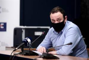 Δραματική πρόβλεψη Μαγιορκίνη για 12.000 νέα ημερήσια κρούσματα