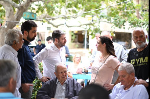 Ανδρουλάκης από Χίο: Έκκληση για άμεση στήριξη μετά τις πυρκαγιές και κριτική στην κυβέρνηση