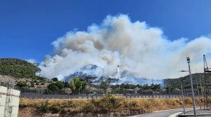 Στις φλόγες η περιφερειακή Αιγάλεω: Αγωνιώδεις εκκενώσεις στο Χαϊδάρι και κυκλοφοριακές ρυθμίσεις