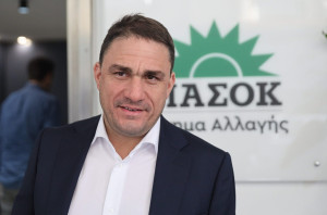Τσουκαλάς: Η κυβέρνηση θέλει «δύο Ελλάδες» - Εμείς θέλουμε μια Ελλάδα που να τους χώρα όλους