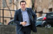 Στη Γαλλία ο Αλέξης Τσίπρας για διπλή βράβευση