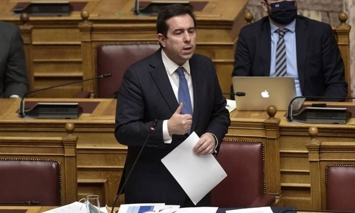 Μηταράκης: Μειώθηκαν κατά 80% οι μεταναστευτικές ροές το 2020